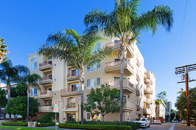 Building Photo - 320 S Willaman Dr