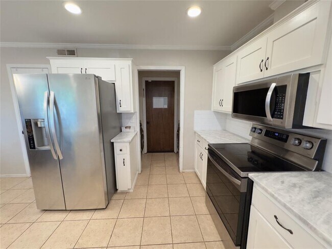 Foto del edificio - 408 Little Chisholm Cir