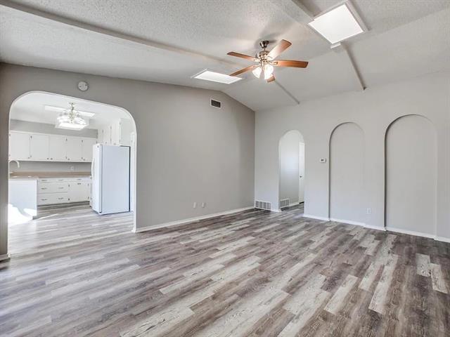 Building Photo - 1109 Shadyglen Cir