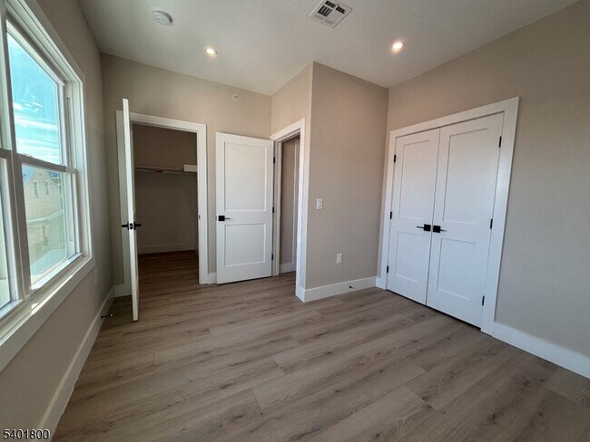 Foto del edificio - 136 Elm St