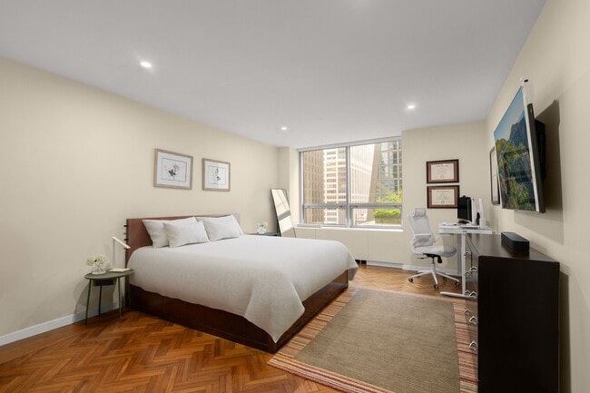 Building Photo - 15 W 53rd St