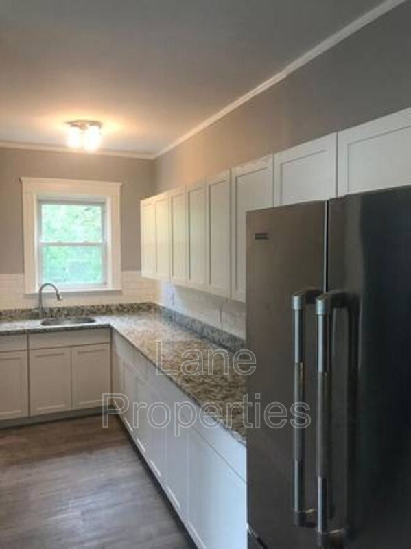 Building Photo - 10 Broad St