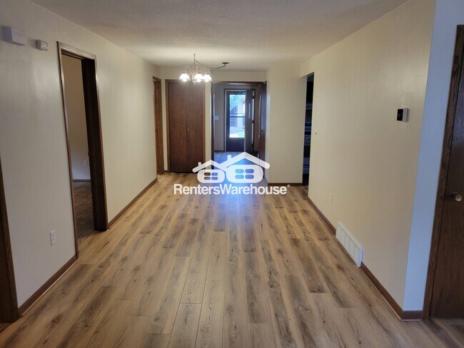 Foto del edificio - 1320 N Jefferson St