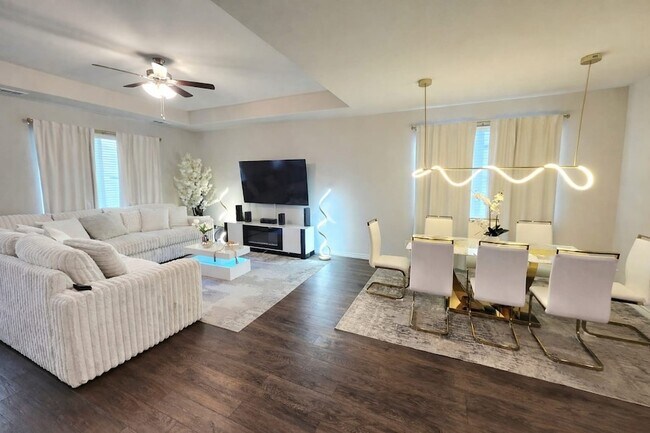 Foto del edificio - 9824 Dynamics Dr