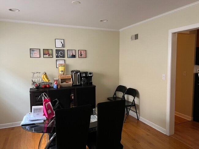 Foto del edificio - 6087 N Sauganash Ave