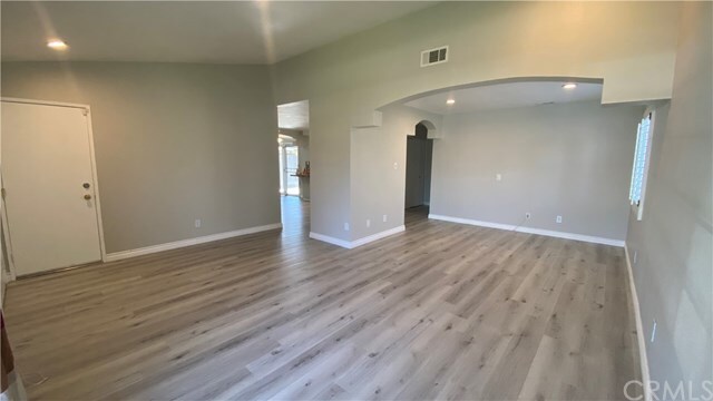 Foto del edificio - 3237 Tamarack Way