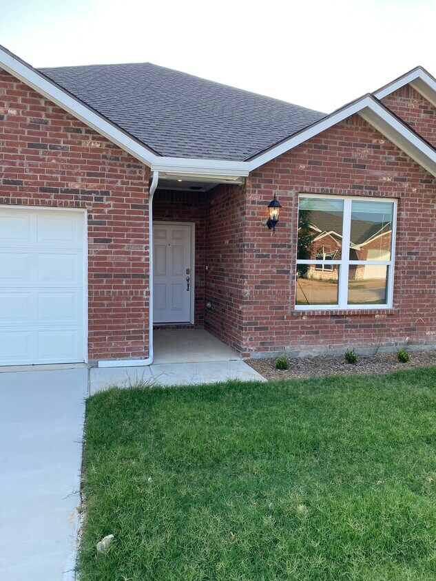 2331 Camryn Ln, Mabank, TX 75147 House Rental in Mabank, TX