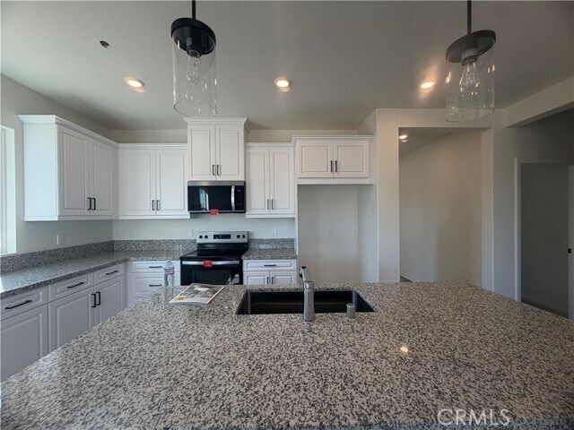 Foto del edificio - 29522 Blue Lk Ln