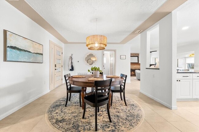 Building Photo - 8848 Sunlit Cove Dr NE