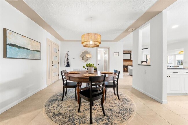 Foto del edificio - 8848 Sunlit Cove Dr NE