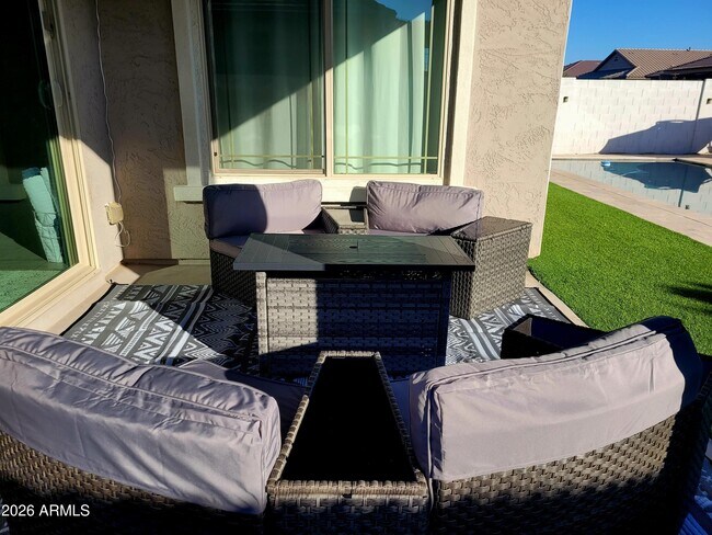 Foto del edificio - 22849 E Marsh Rd