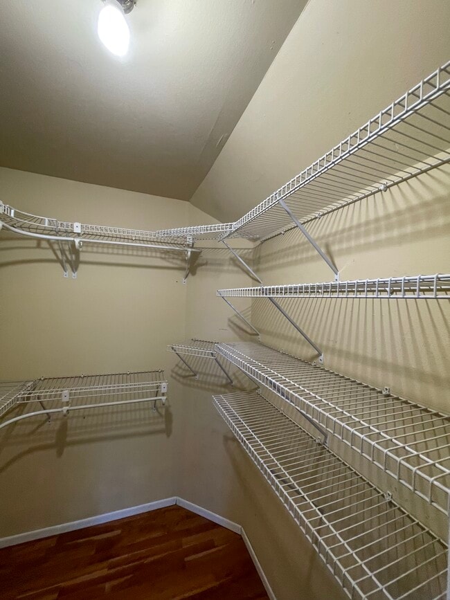 Foto del edificio - 15946 Vanowen St