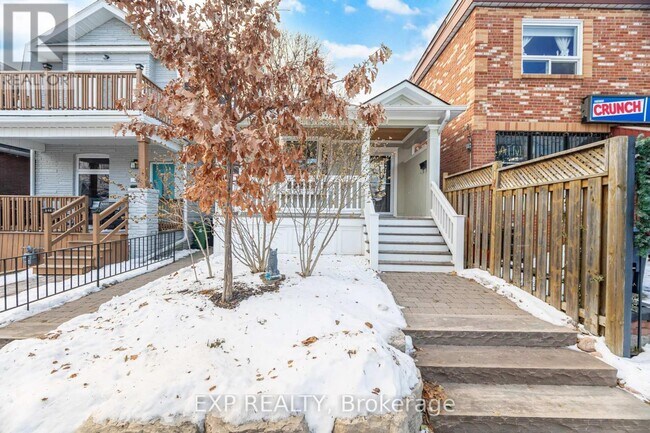 Photo du bâtiment - 402 Woodfield Rd.