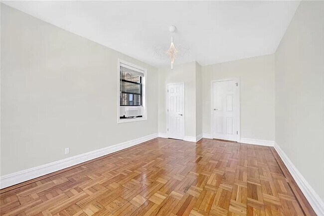 Foto del edificio - 8020 4th Ave