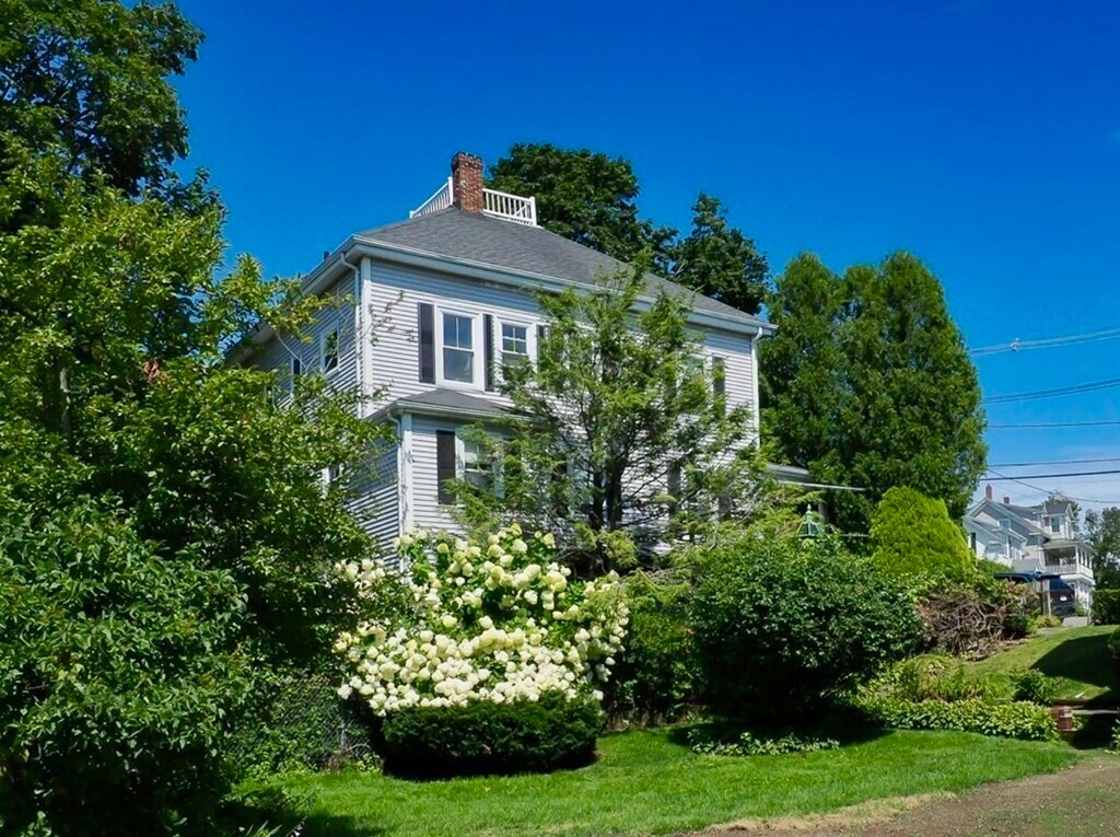 59 Gregory St Unit 3, Marblehead, MA 01945 Room for Rent in