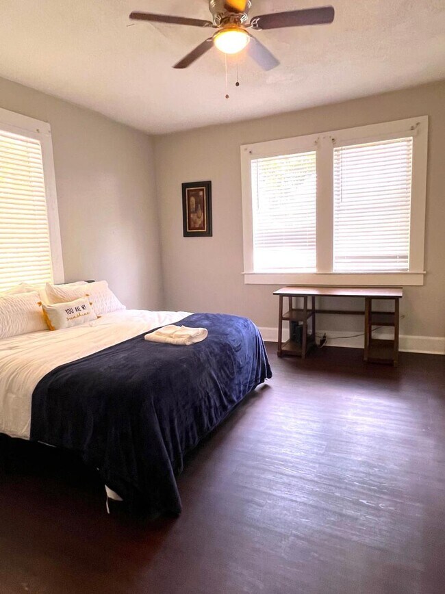 Dormitorio 1 - 16 Hemlock Dr