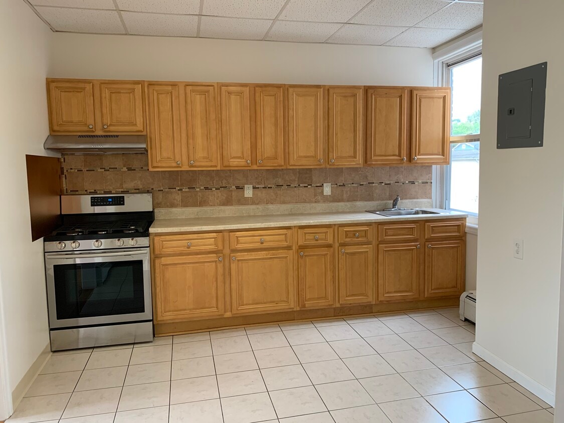 kitchen - 1453 48TH St
