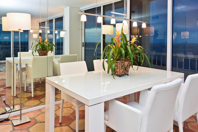 Building Photo - 5510 N Ocean Dr