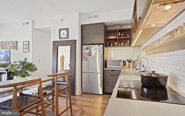 Foto del edificio - 2030 8th St NW