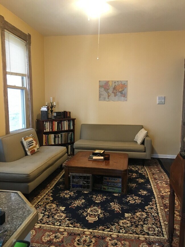 Foto del edificio - 821 N Hermitage Ave