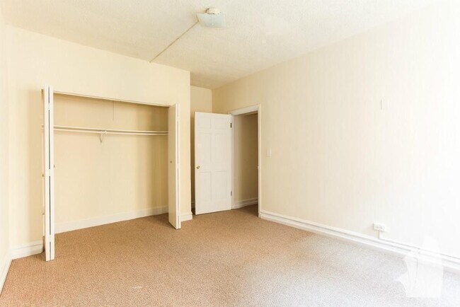 Building Photo - 1530 N Kedzie Ave