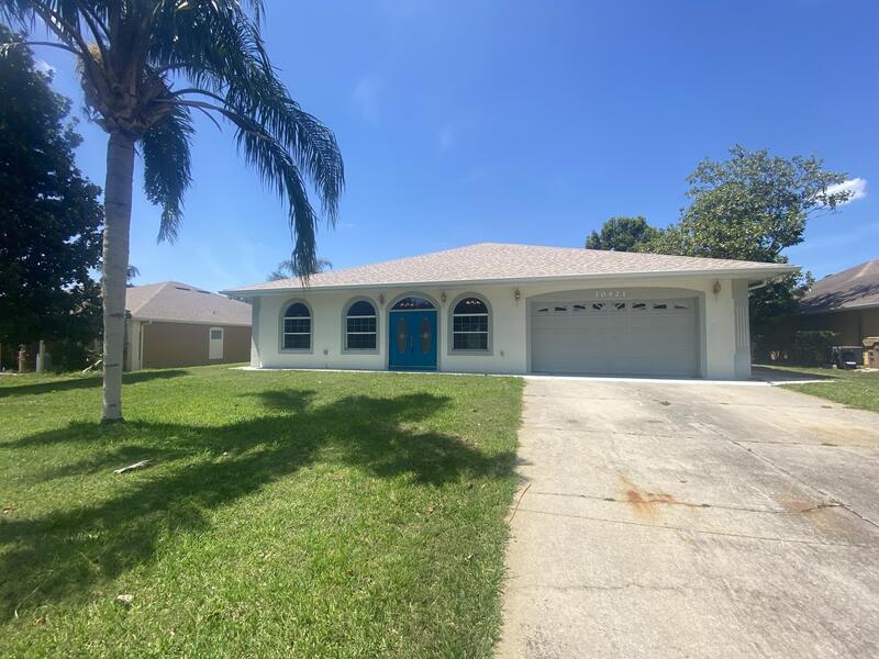 10421 Calle De Flores Dr, Clermont, FL 34711 House for Rent in