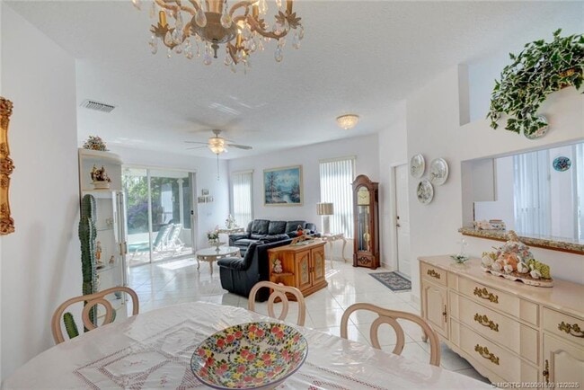 Foto del edificio - 6789 SE Warwick Ln