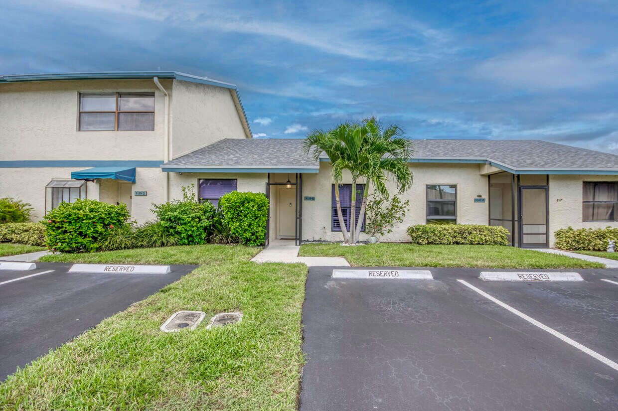 Foto principal - 9109 SW 21st St