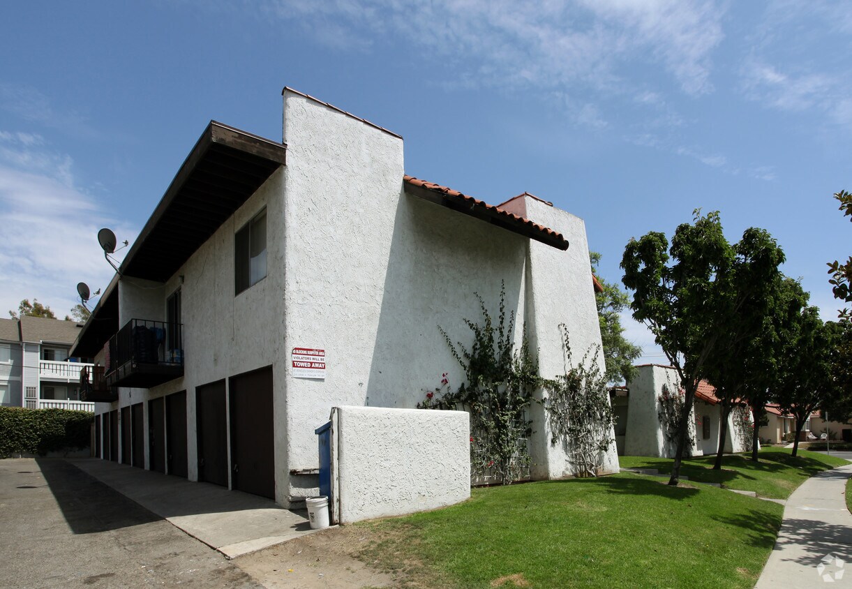 Foto del edificio - 707 Orangewood Ave