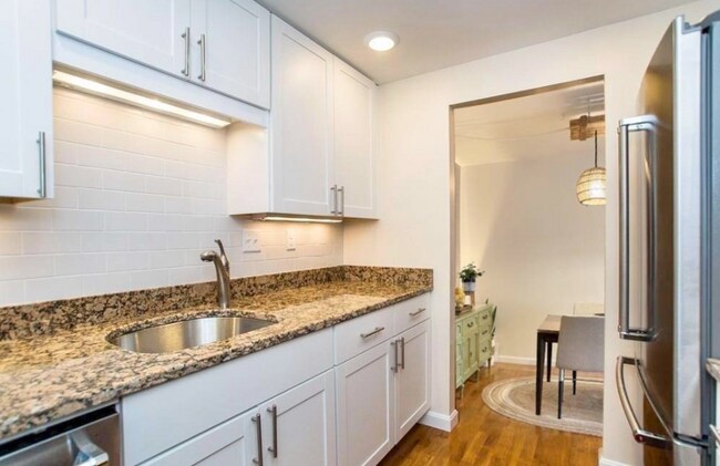 Foto del edificio - 50-56 Broadlawn Park