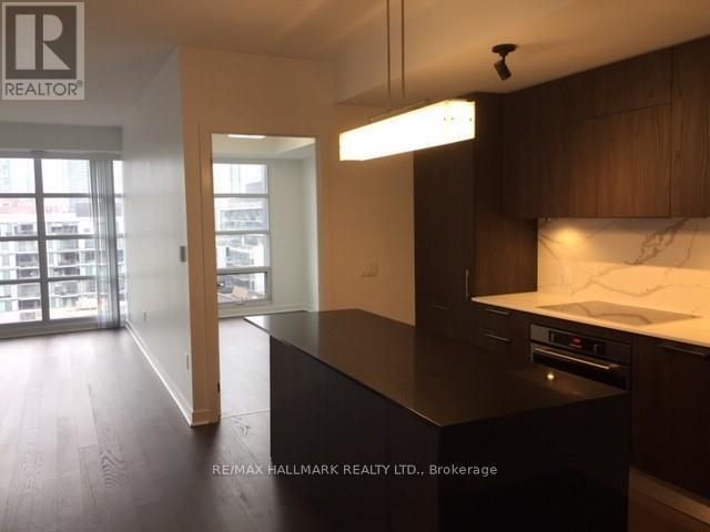 Building Photo - 501 Adelaide St W