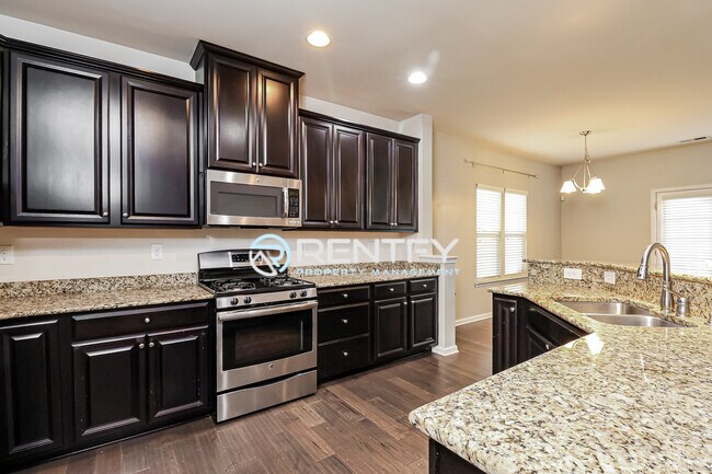 Building Photo - 3303 Major Samuals Way