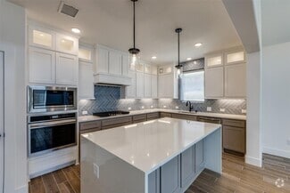 Building Photo - 6204 Mulberry Creek Ln