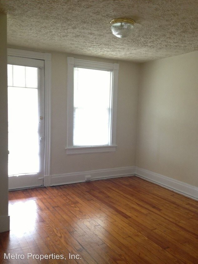 Building Photo - 3033 Park Ave