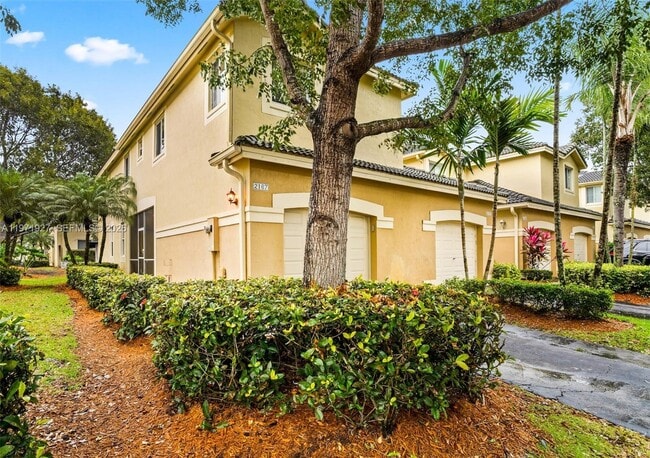 Building Photo - 2167 Hacienda Terrace