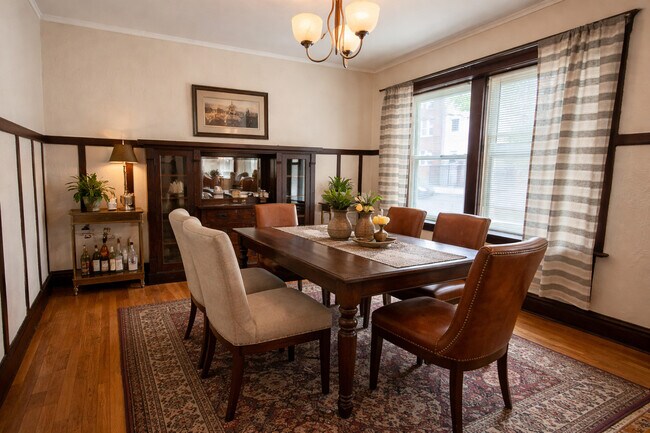 Foto del edificio - 3239 W Cullom Ave