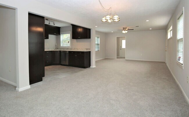 Foto del edificio - 4830 Culmore Dr