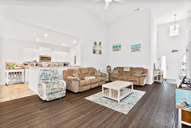 Foto del edificio - Spacious Home in Barons Bluff North