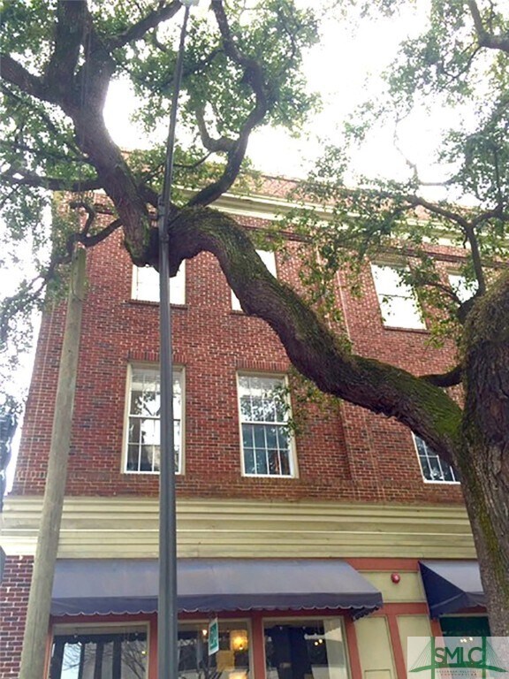 321 W Broughton St Unit 5, Savannah, GA 31401 Condo for Rent in