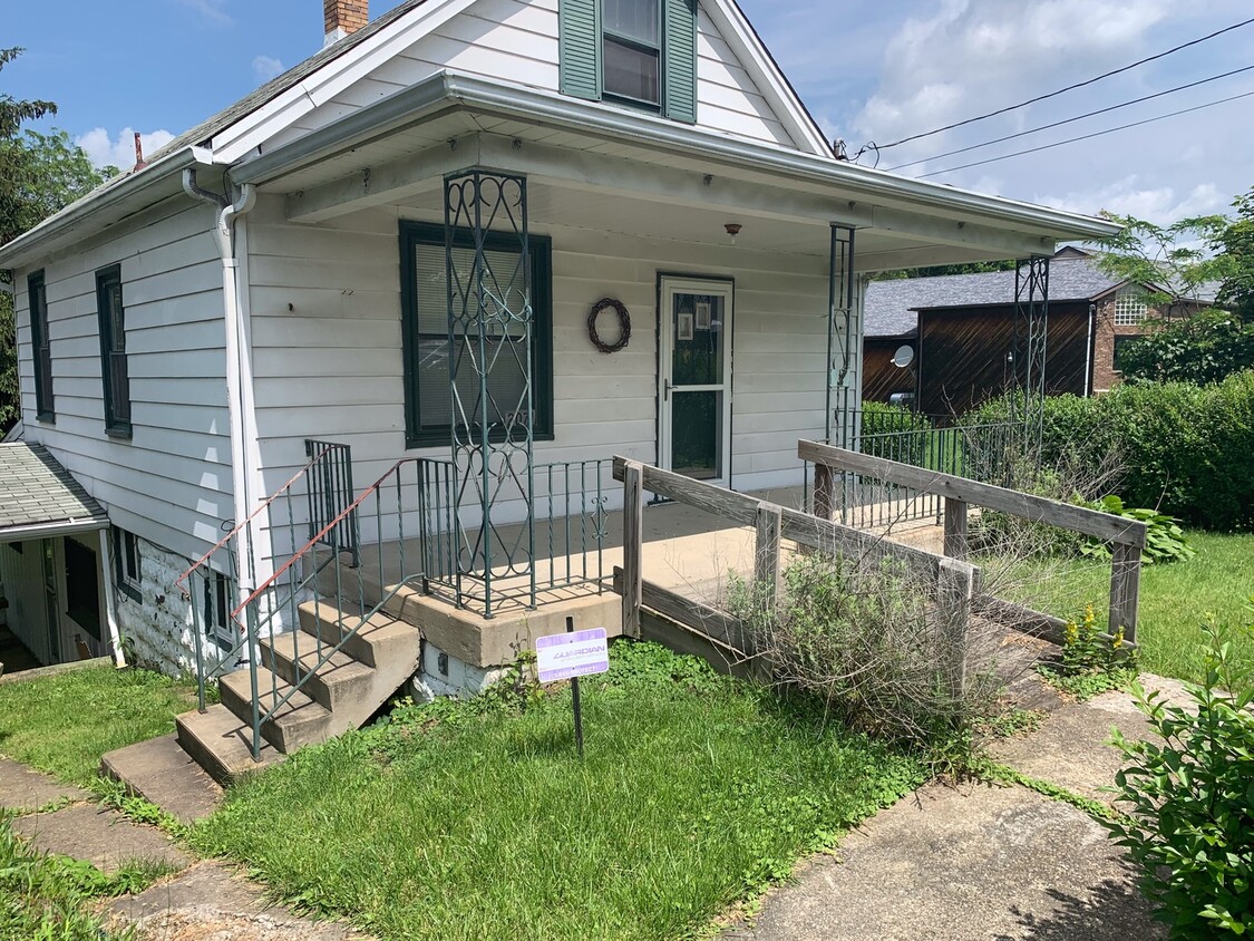 Primary Photo - Hopewell - Near 5 Points - 2 Bedroom - 2 B...
