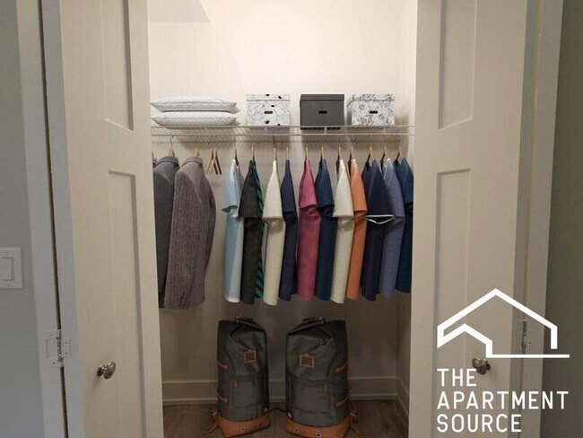 Foto del edificio - 1144 Maple Ave