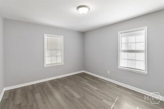 Building Photo - 1724 E 39th St