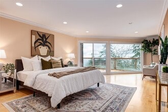 Building Photo - 3574 Oakridge Dr