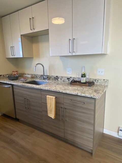 Foto del edificio - 2415 8th Ave N