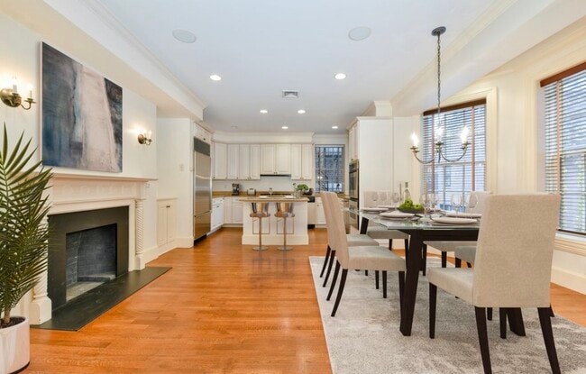 Building Photo - 458 Beacon St