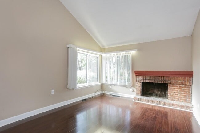 Building Photo - 3087 Balearic Dr SE