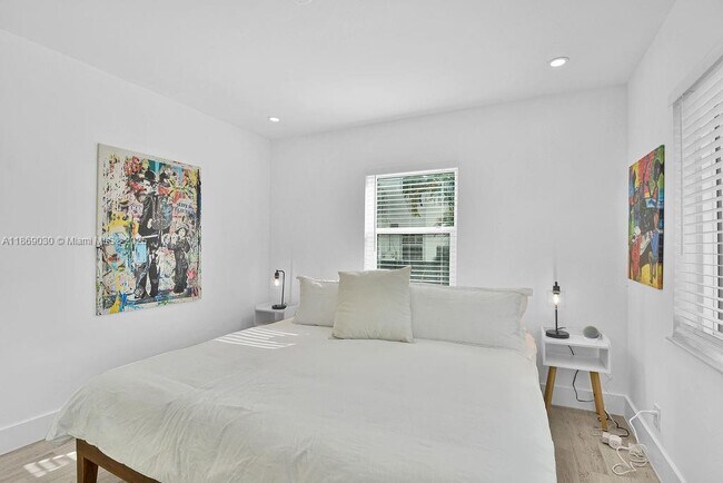 Foto del edificio - 3521 SW 16th St