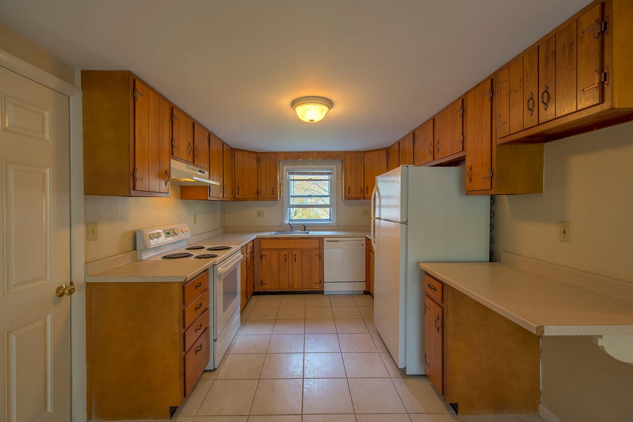 Kitchen - 11 Apple St