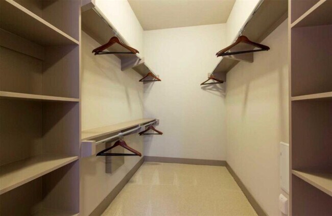 Foto del edificio - 5454 Washington Ave