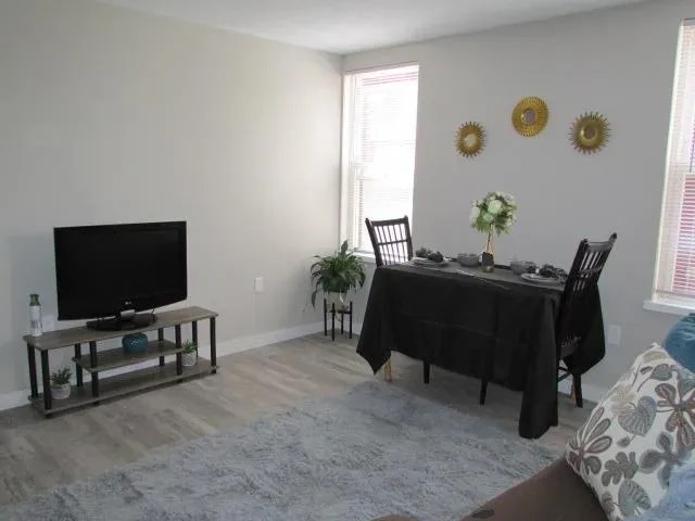 Building Photo - 76 Main St